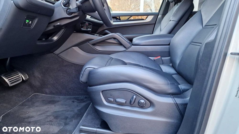 Porsche Cayenne - 15