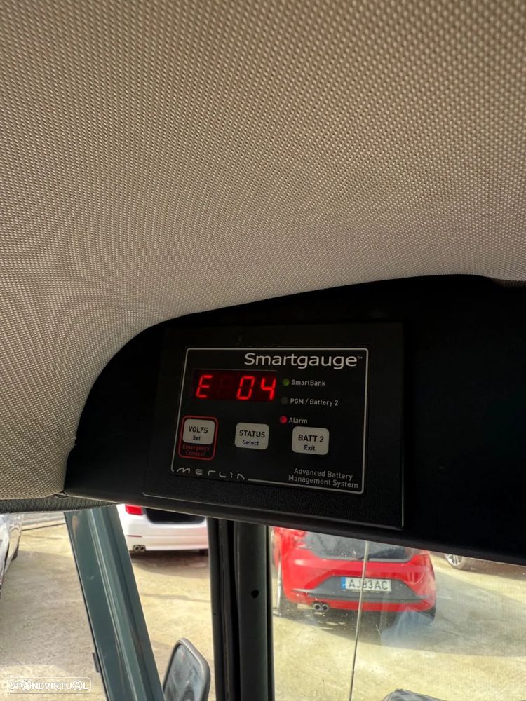 Land Rover Defender - 14