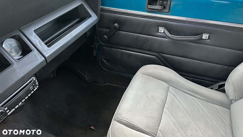 Jeep Wrangler 2.5L - 16