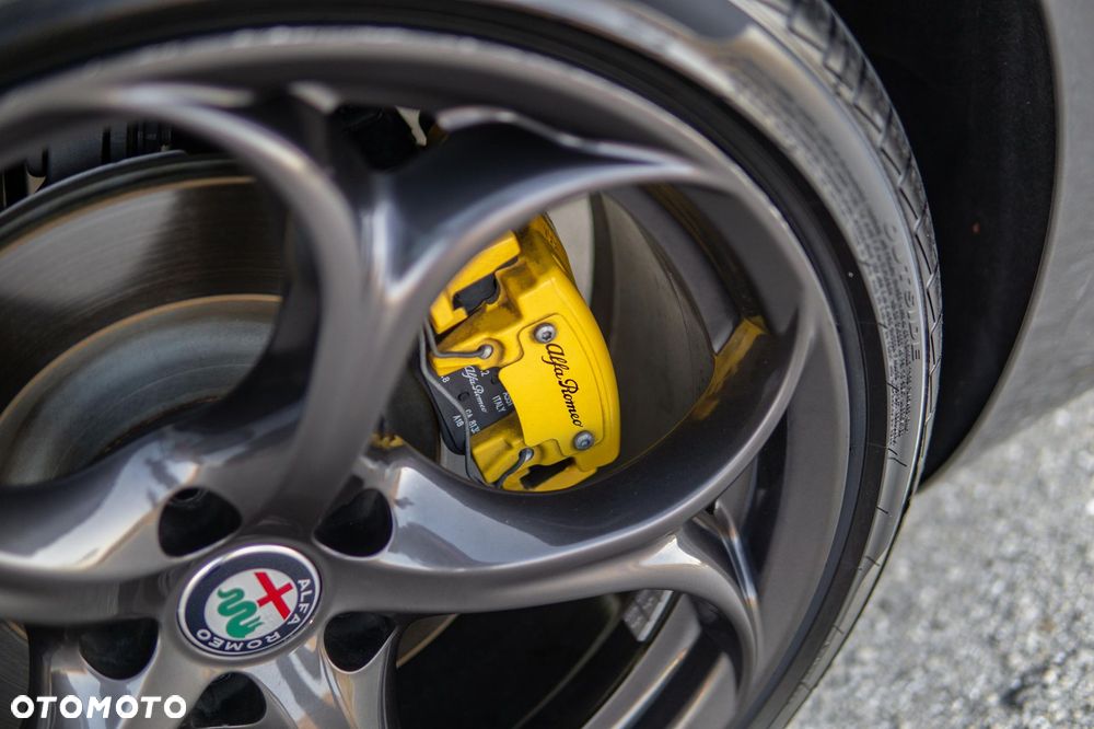 Alfa Romeo Giulia 2.0 Turbo 16V AT8-Q4 Veloce Ti - 31