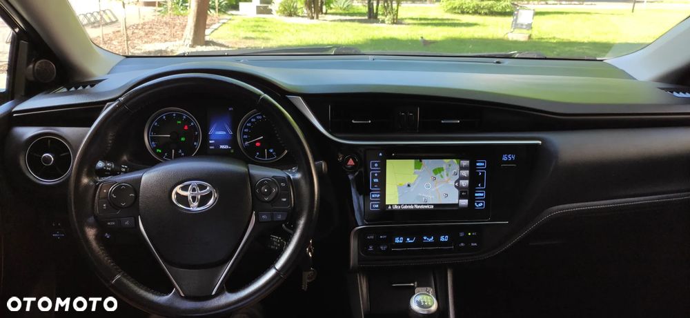 Toyota Corolla 1.6 Prestige - 29