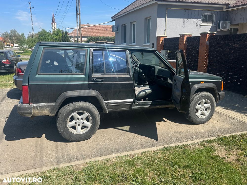 Jeep Cherokee - 3