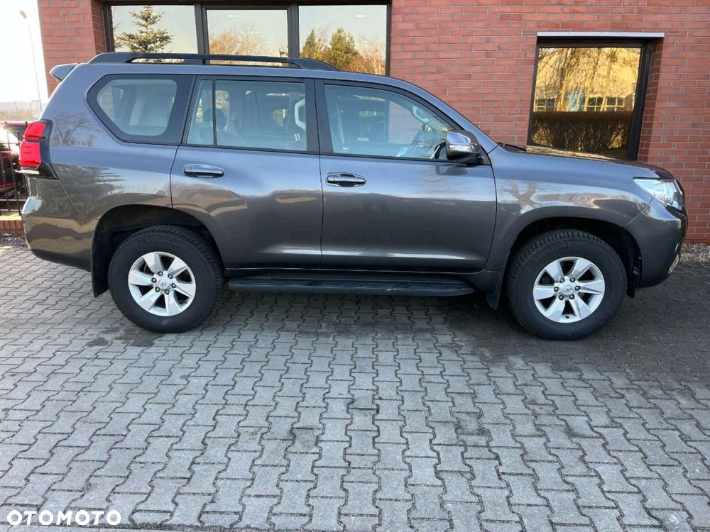 Toyota Land Cruiser - 30