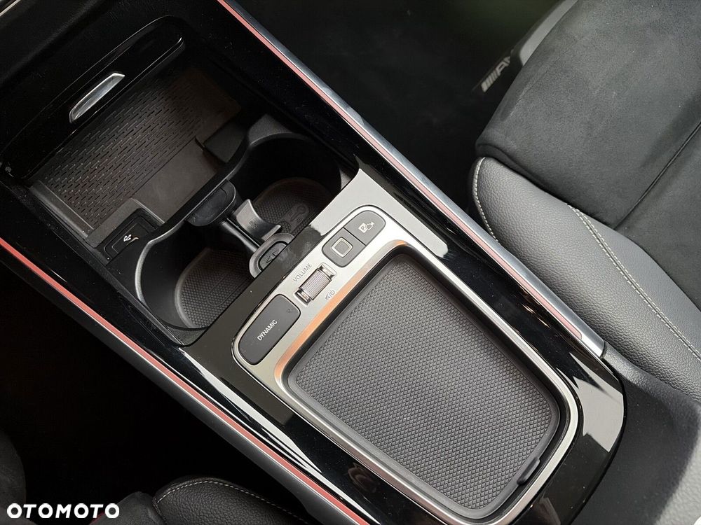 Mercedes-Benz GLB - 27