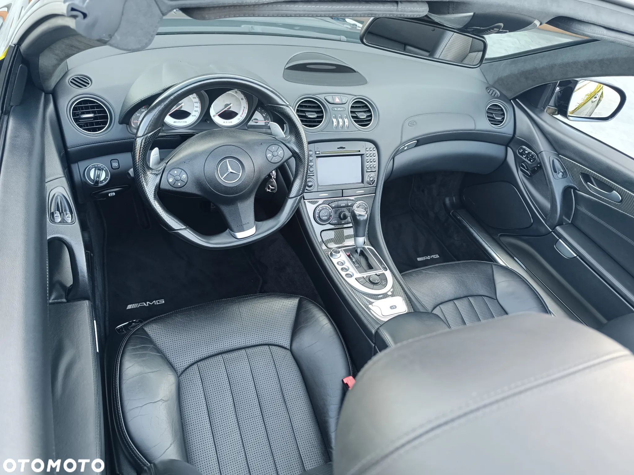 Mercedes-Benz SL 63 AMG - 24