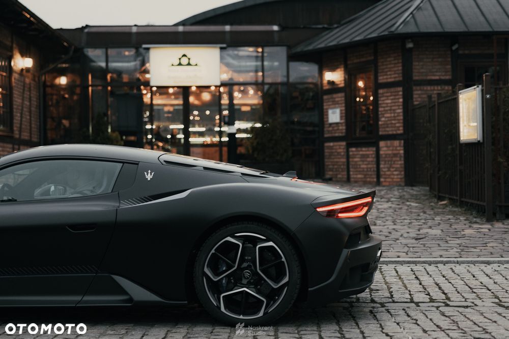 Maserati MC20 DCT - 18
