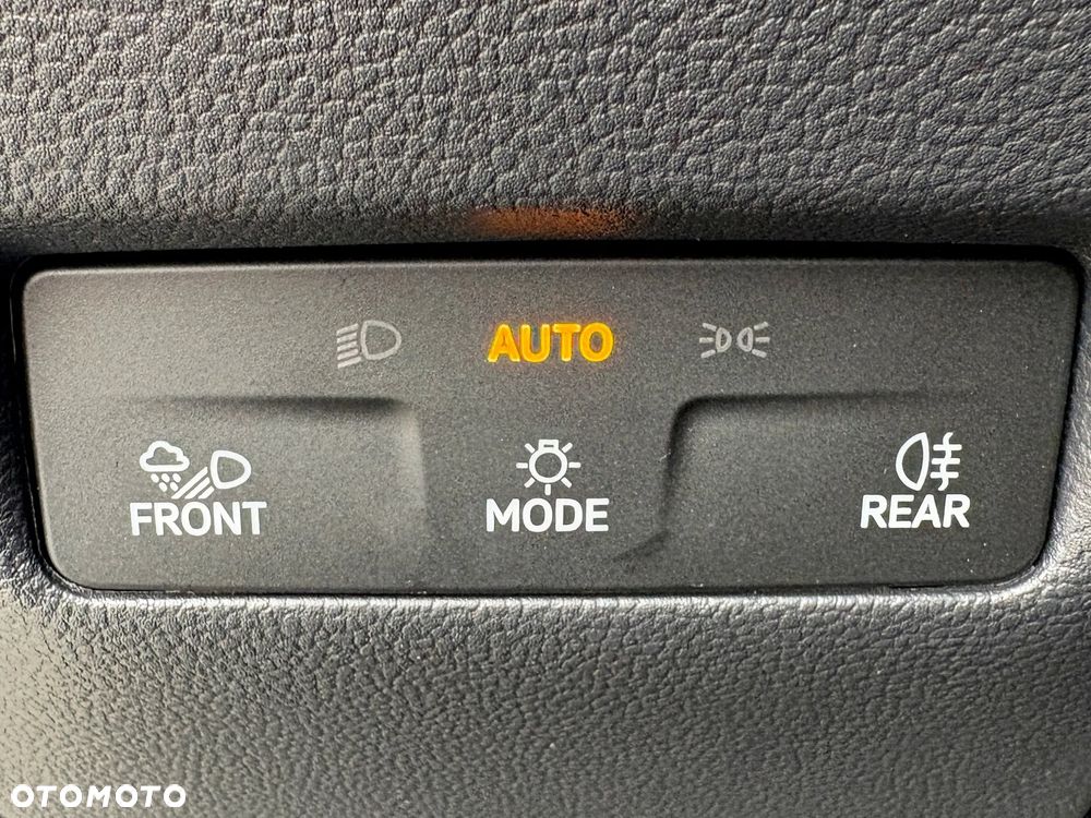 Volkswagen Passat Variant 1.5 TSI eHybrid PHEV 150kW Business Plus DSG - 32
