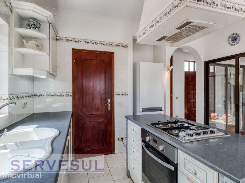 Moradia de campo com 3 quartos e piscina, inserida em terreno de 47... - Grande imagem: 5/52