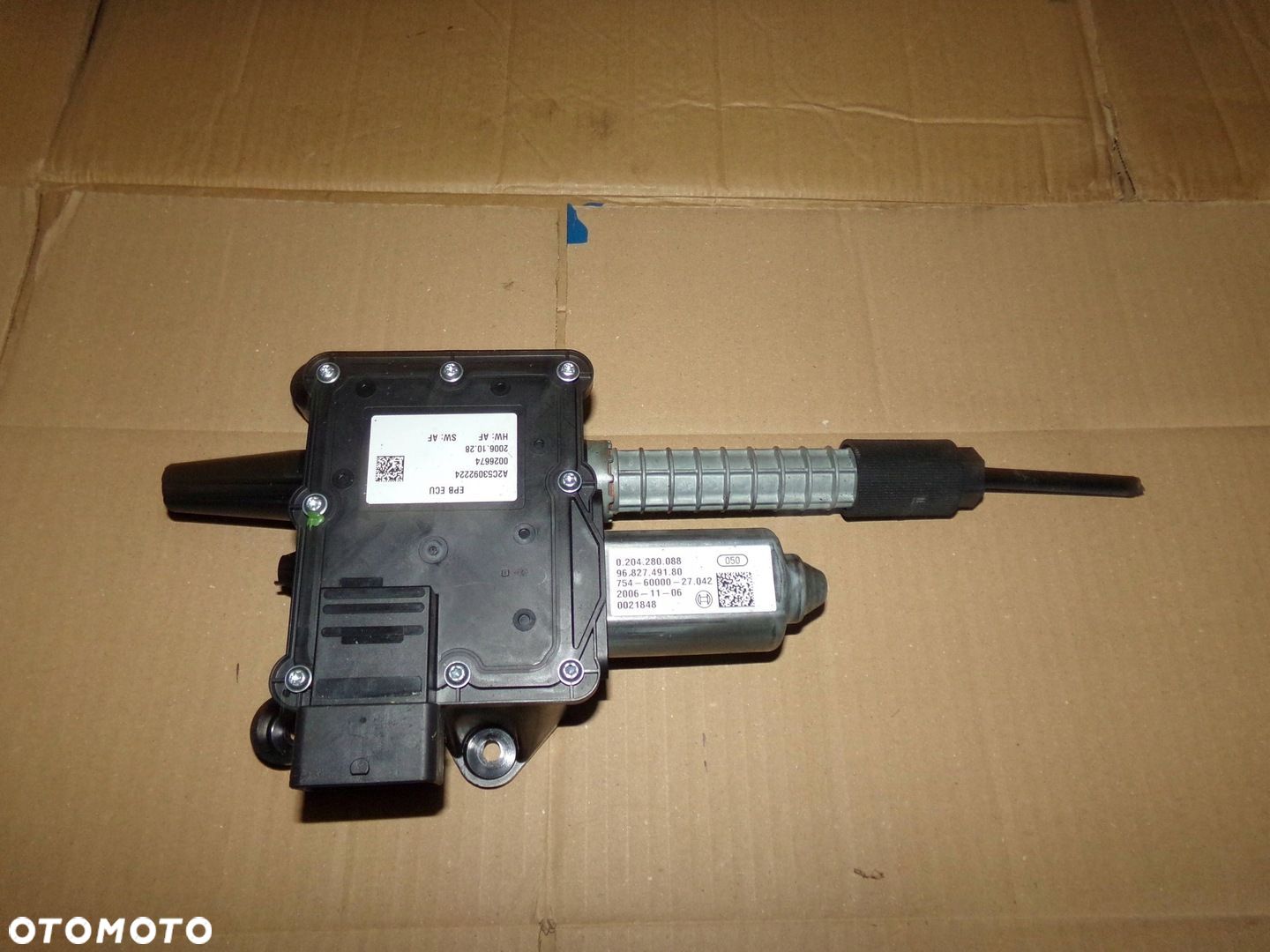 HAMULEC RECZNY ELEKTRYCZNY 9682749180 C4 PICASSO - 1
