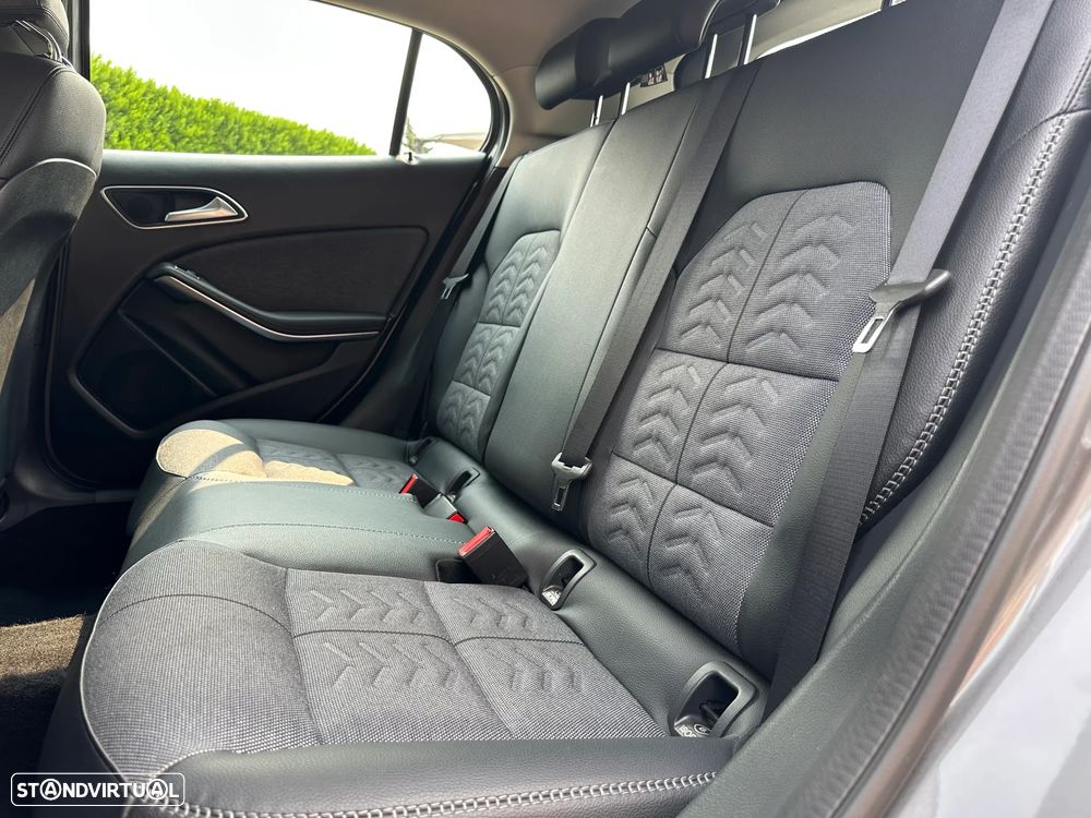 Mercedes-Benz GLA 200 d 7G-DCT Urban - 18