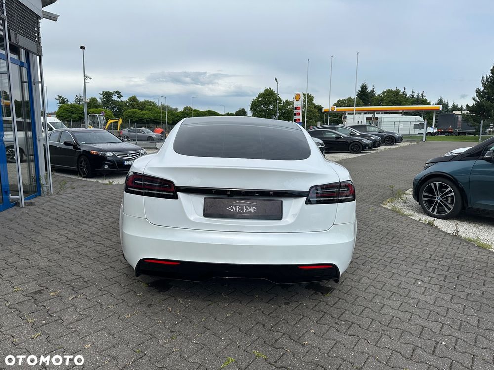 Tesla Model S - 5