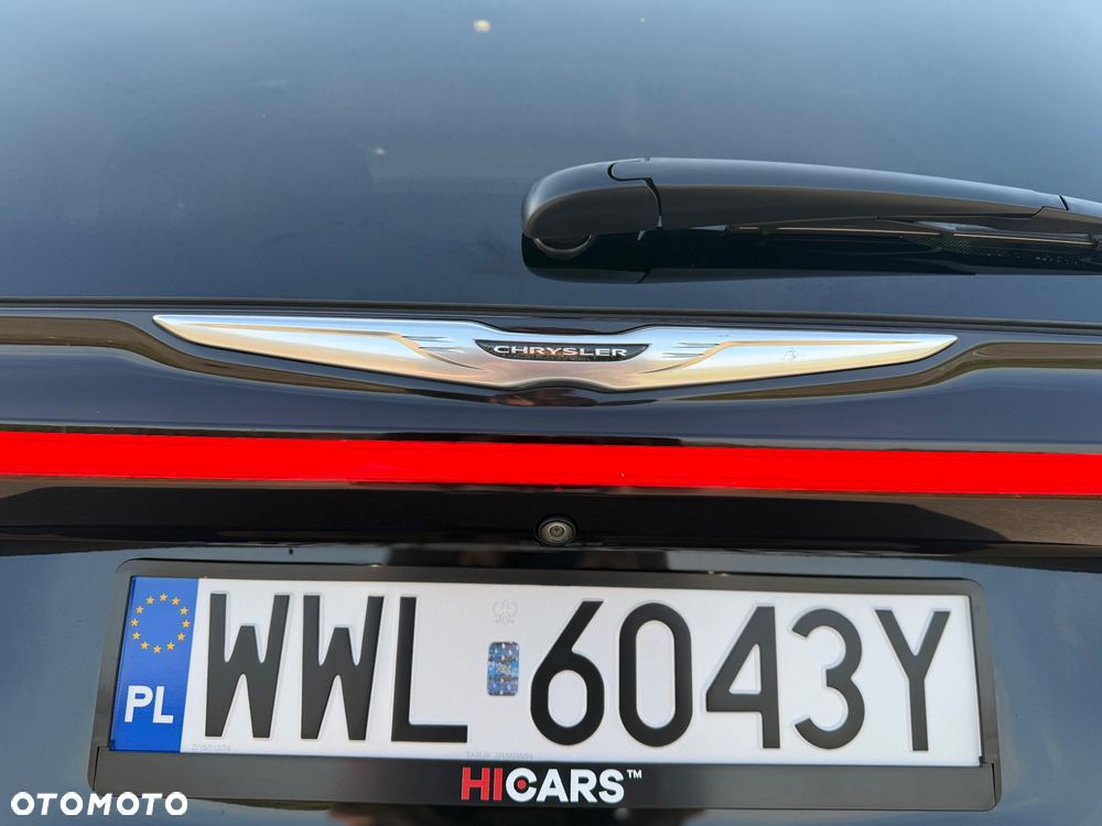 Chrysler Pacifica - 12