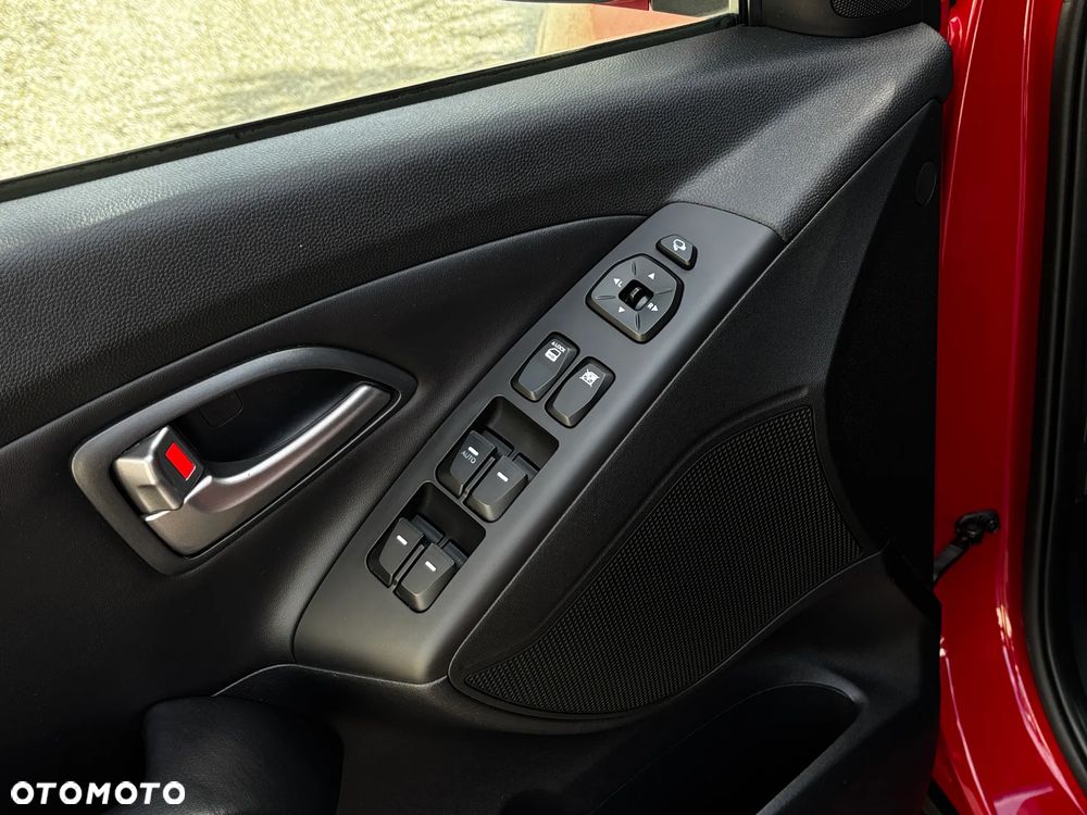Hyundai ix35 1.6 2WD Fifa World Cup Edition - 36