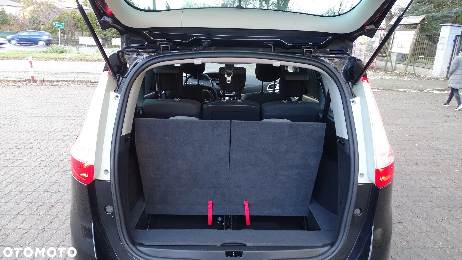 Renault Grand Scenic ENERGY dCi 110 EDC INTENS - 9