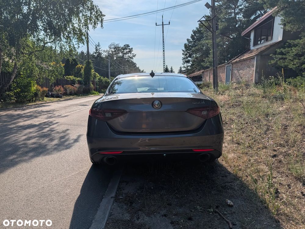 Alfa Romeo Giulia 2.0 Turbo - 5