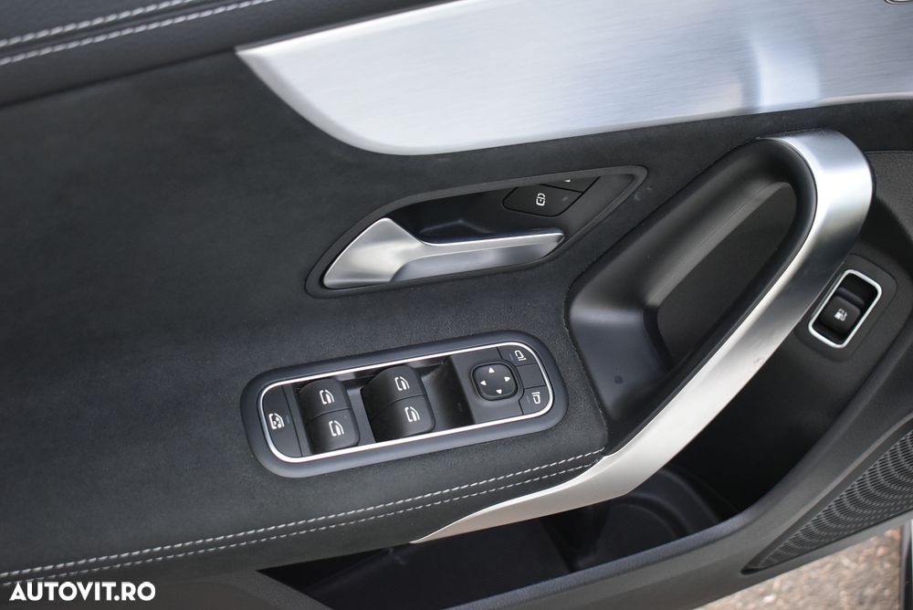 Mercedes-Benz A 250 e 8G-DCT AMG Line - 15