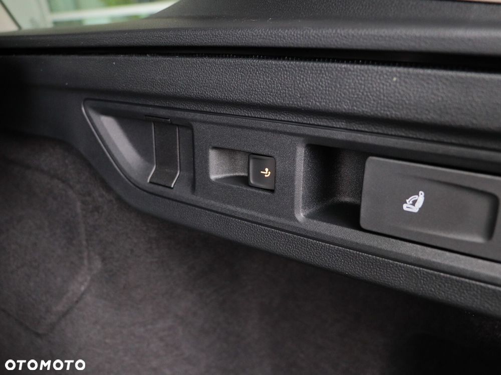 Volkswagen Passat - 29