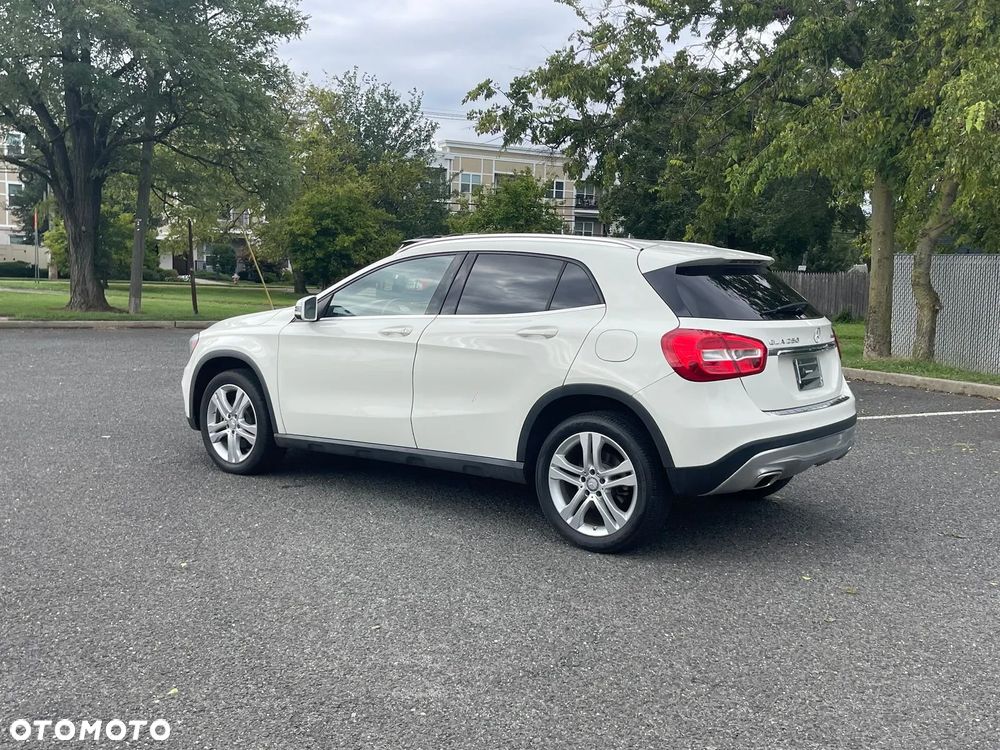 Mercedes-Benz GLA 250 4-Matic - 7