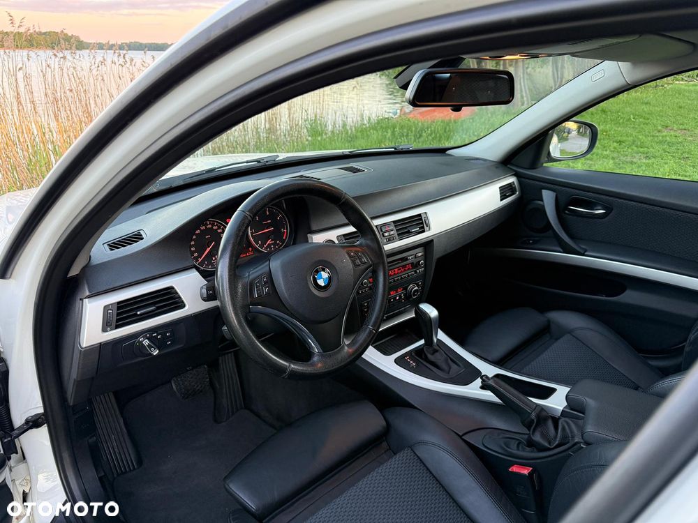 BMW Seria 3 ver-320d-dpf - 35