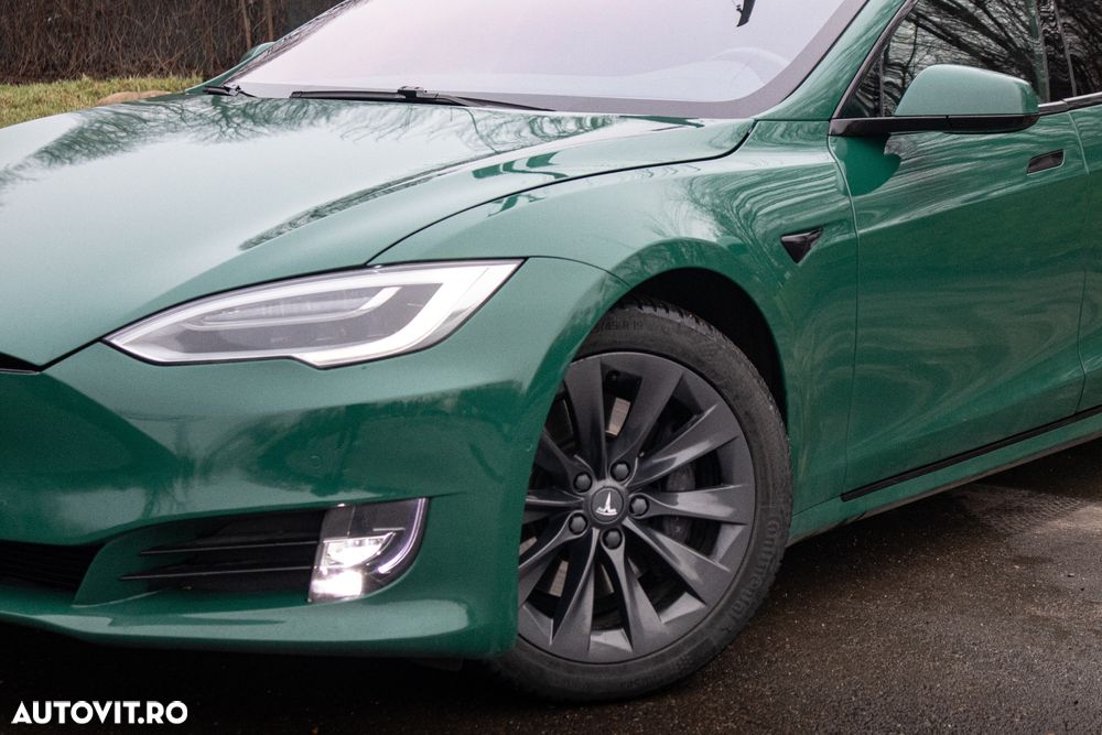 Tesla Model S - 7