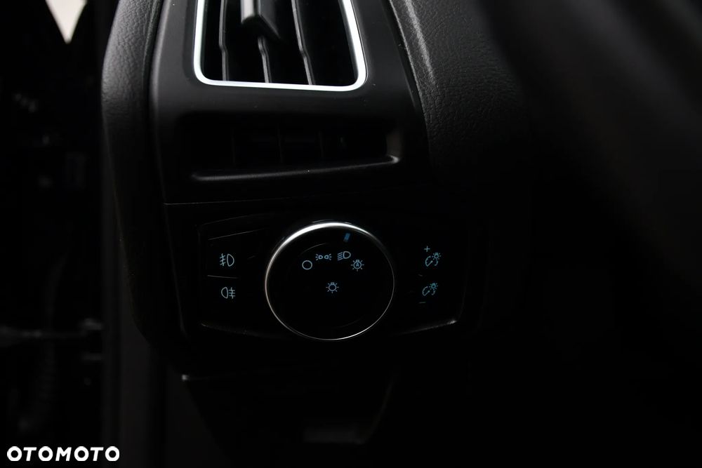 Ford Focus Turnier 1.5 EcoBoost Start-Stopp-System TITANIUM X - 35
