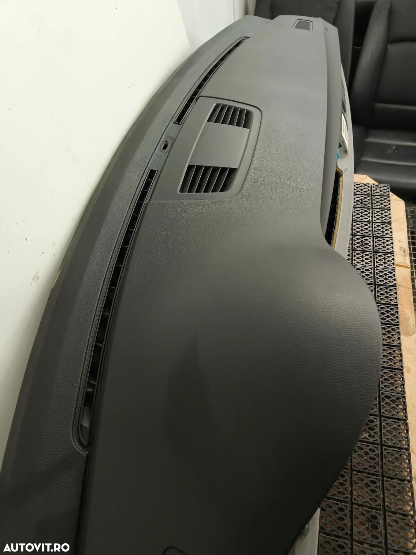 Plansa bord BMW E90/91/92 model fara navigatie cu airbag pasager model cu doua mufe - 7