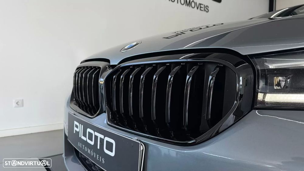 BMW 530 e Pack Desportivo M - 9