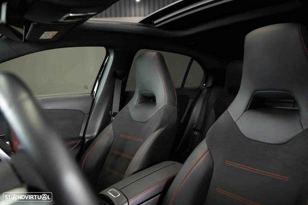 Mercedes-Benz A 250 e AMG Line - 17