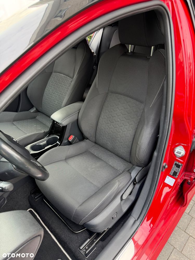 Toyota Corolla 1.8 Hybrid Team Deutschland - 11