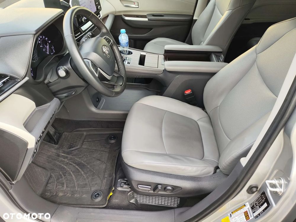 Toyota Sienna - 19