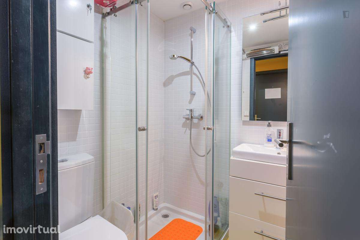 Quarto - localizado em Paranhos Porto - Grande imagem: 5/30