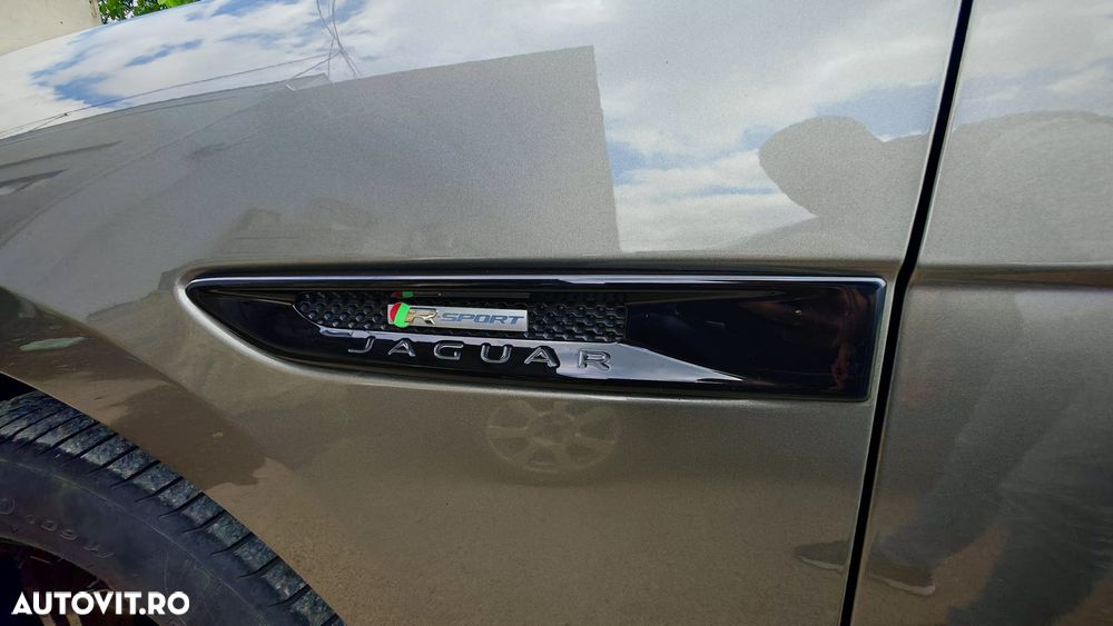 Jaguar F-Pace 30d AWD R-Sport - 8