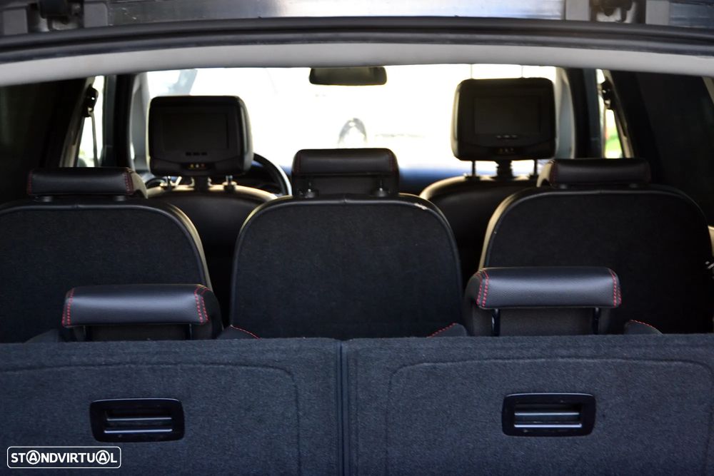 Ford S-Max 2.0 TDCi Titanium 7L 149g - 35