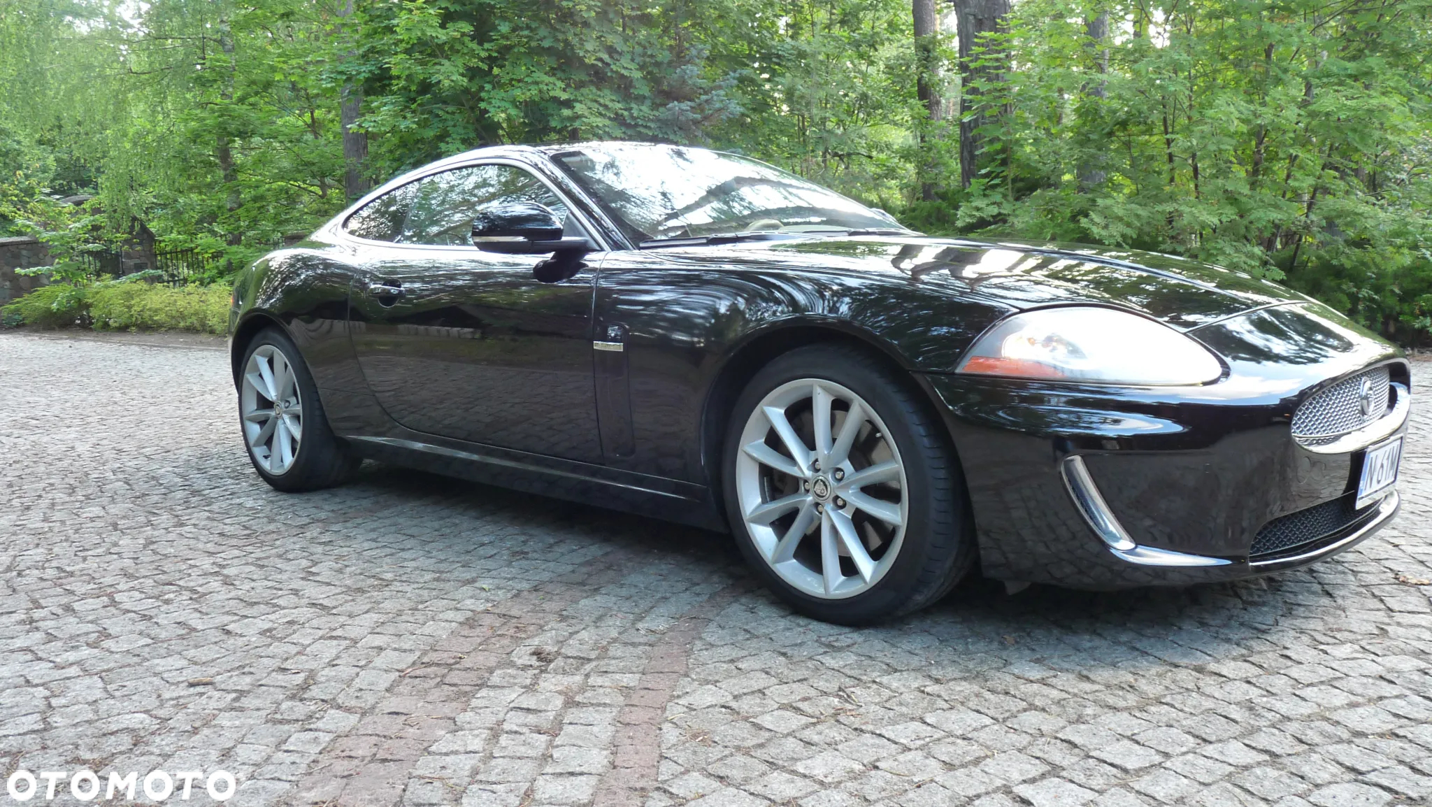 Jaguar XK 5.0 Coupe Portfolio - 4