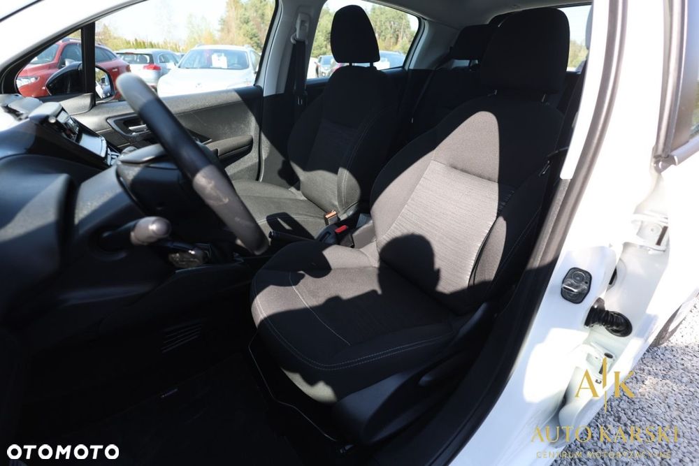 Peugeot 208 - 27