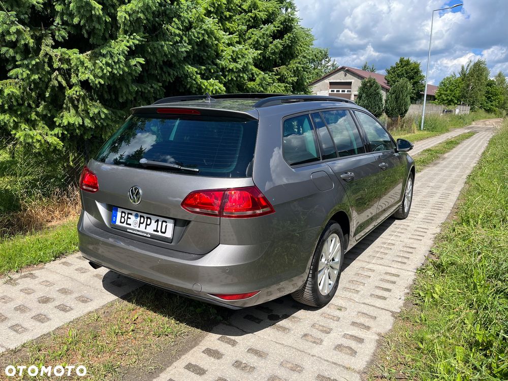 Volkswagen Golf - 6