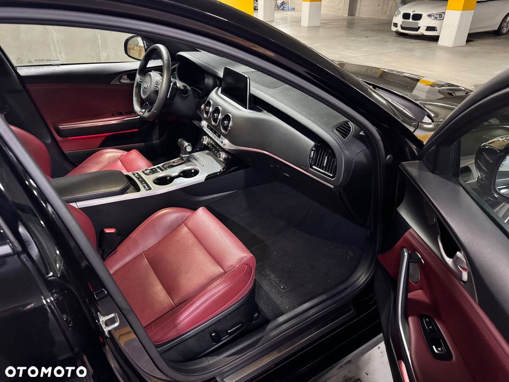 Kia Stinger - 16