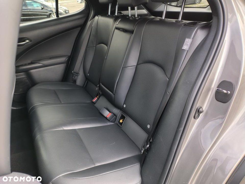 Lexus UX - 7
