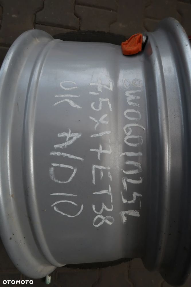 AD10 Felga audi A4 8w060125L 7,5x17et38 - 7