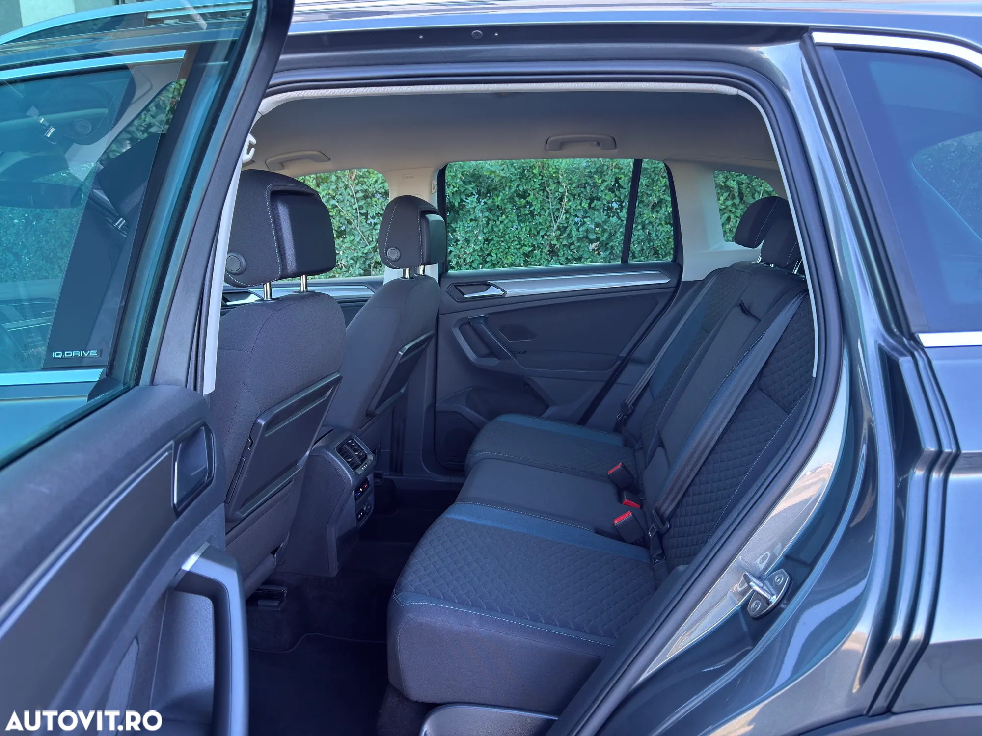 Volkswagen Tiguan - 12