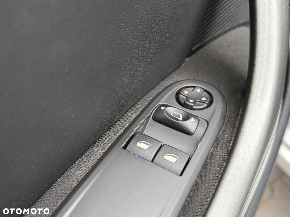 Peugeot 308 1.6 HDi Presence - 14