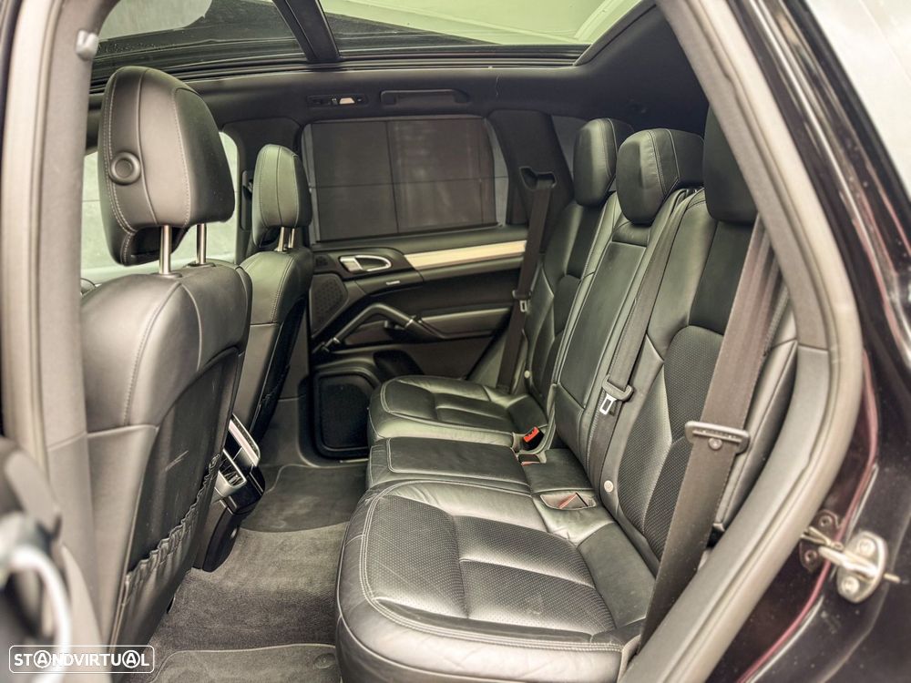 Porsche Cayenne - 7