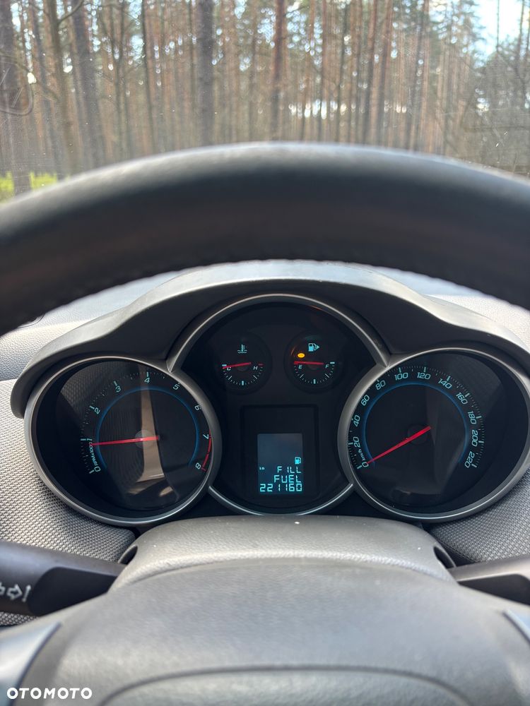 Chevrolet Cruze 1.6 Base - 9