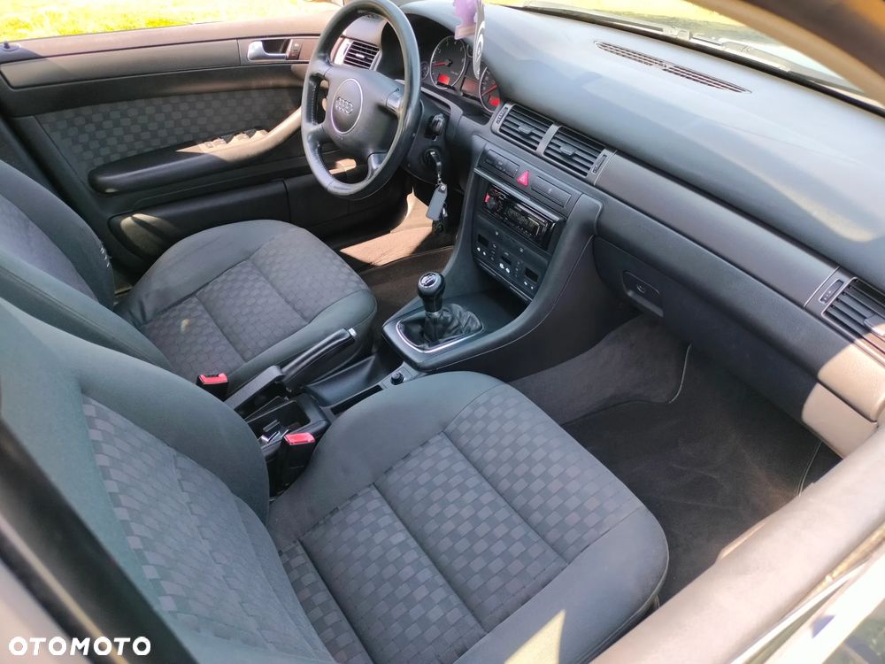 Audi A6 Limousine 2.4 - 11