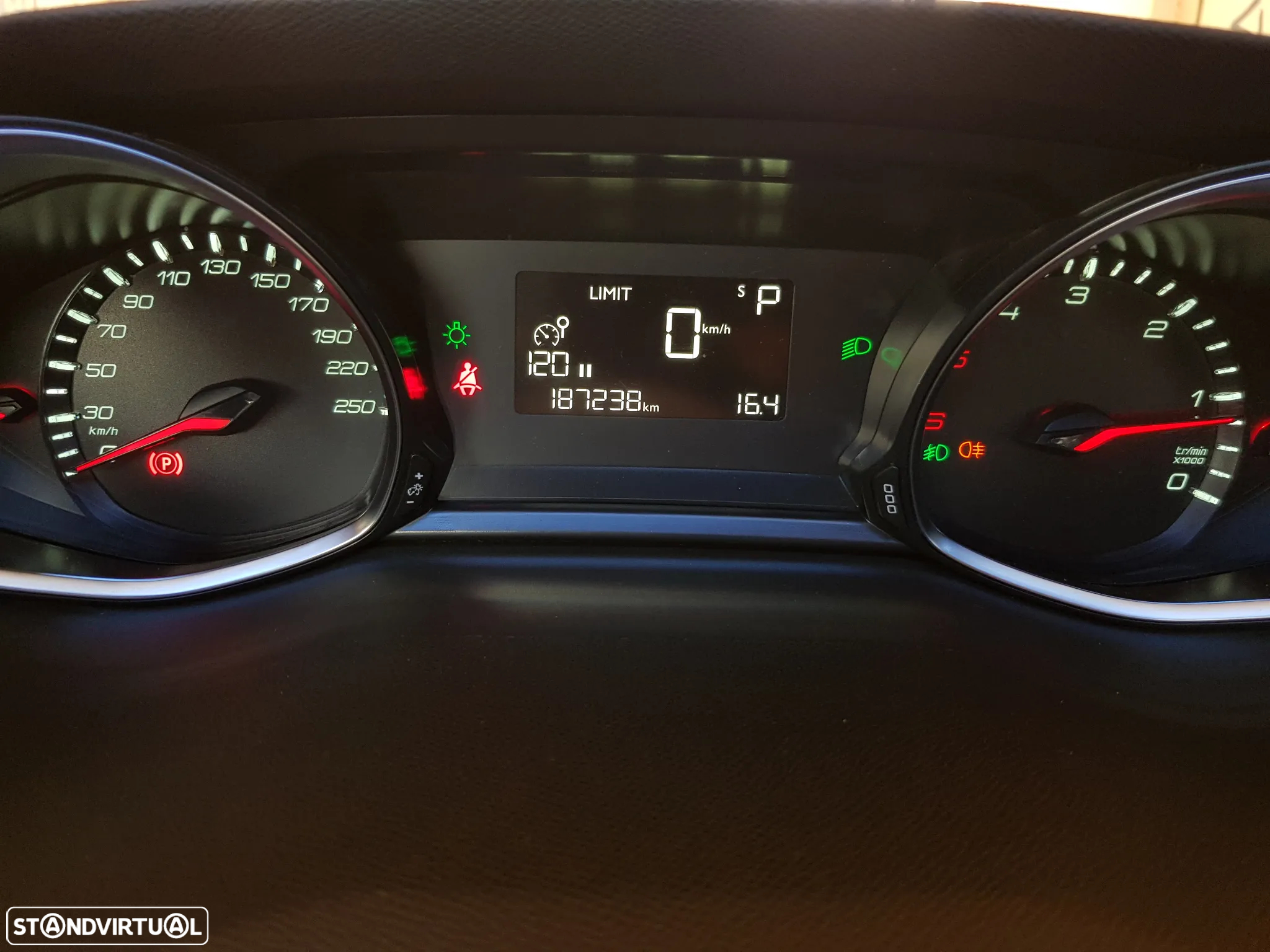 Peugeot 308 SW 1.5 BlueHDi Style EAT8 - 24