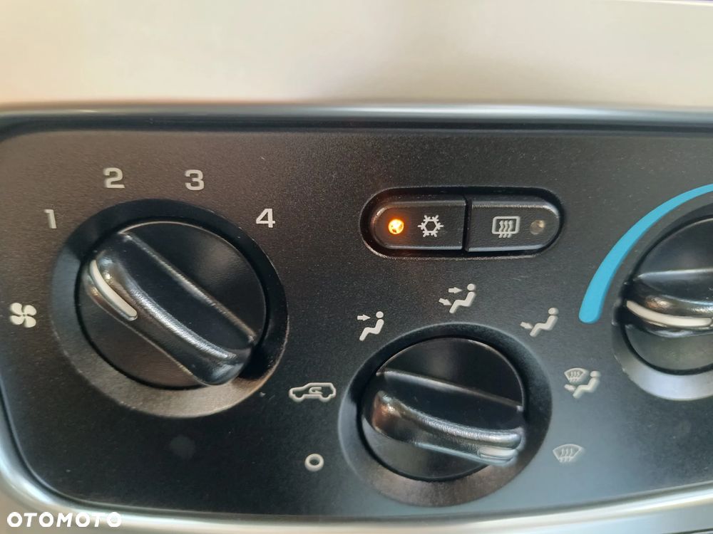 Jeep Cherokee 2.8 CRD Automatik Limited - 25