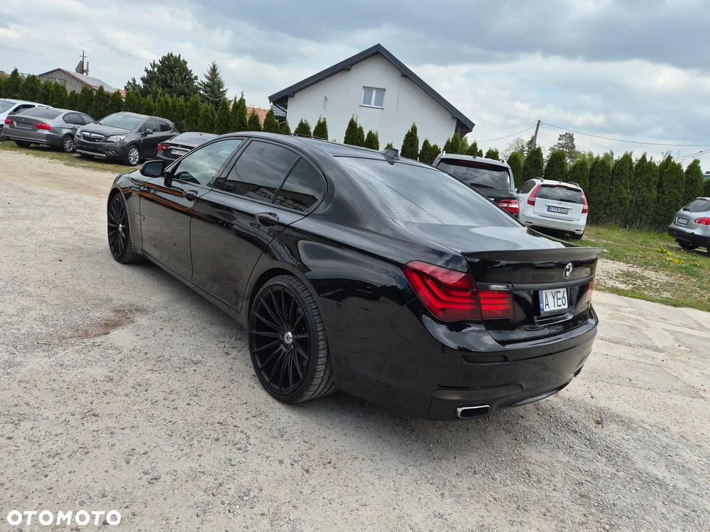 BMW Seria 7 740i - 28