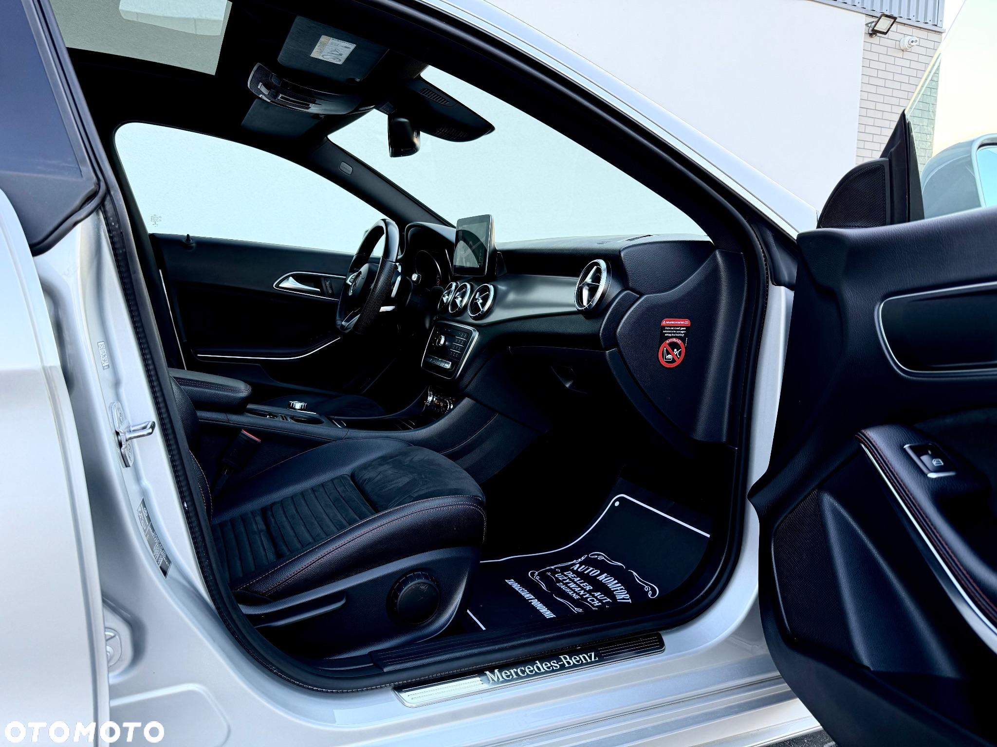 Mercedes-Benz CLA 200 7G-DCT AMG Line - 32