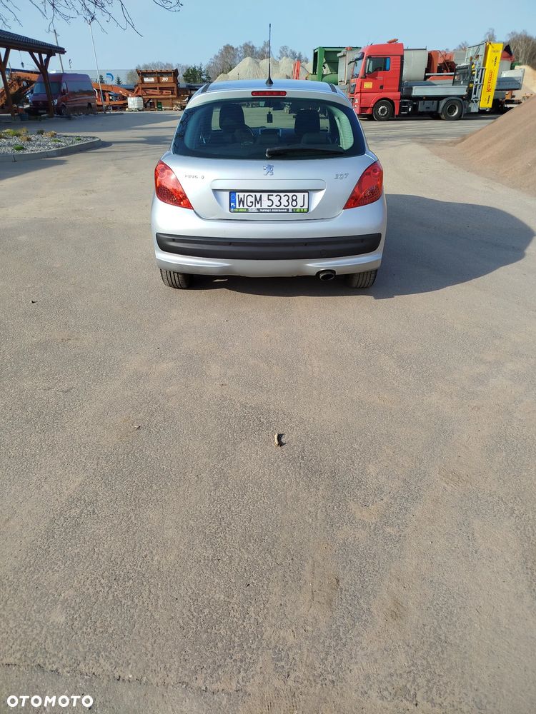 Peugeot 207 - 4