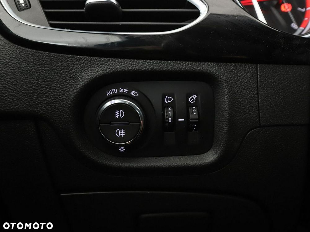 Opel Astra 1.4 Turbo Start/Stop Dynamic - 33